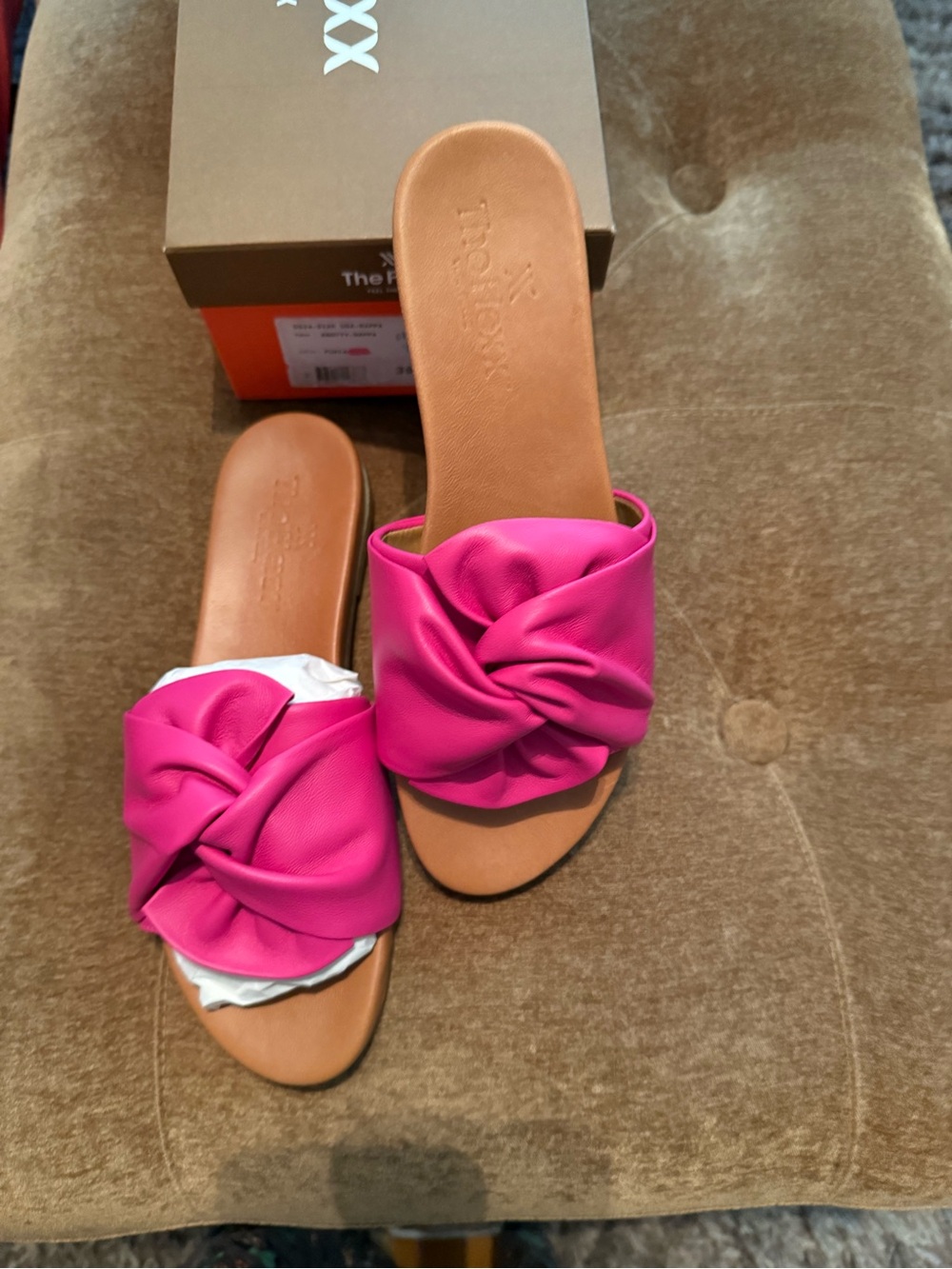 THE FLEXX Fuxia Knot-Front Slide Sandals